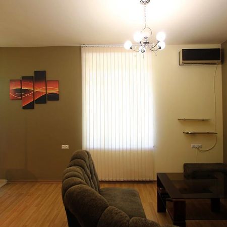 Studio With Balcony On Sayat Nova Avenue Erivan Exterior foto