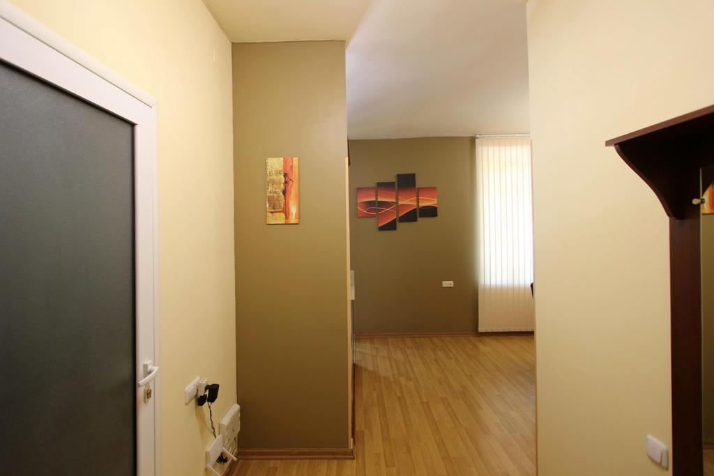 Studio With Balcony On Sayat Nova Avenue Erivan Exterior foto