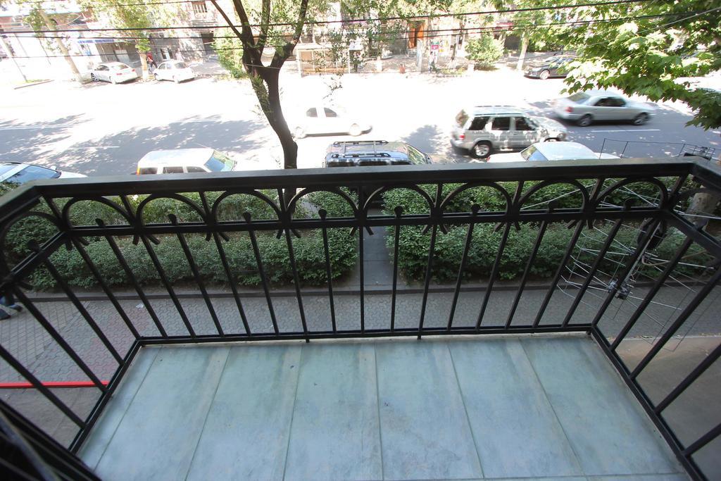 Studio With Balcony On Sayat Nova Avenue Erivan Exterior foto