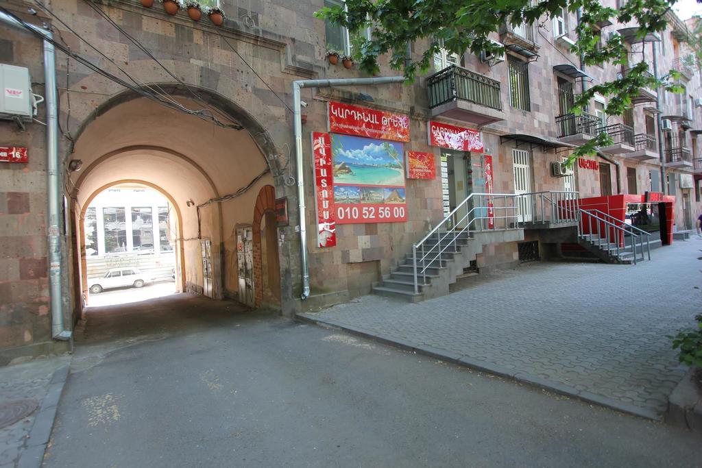Studio With Balcony On Sayat Nova Avenue Erivan Exterior foto